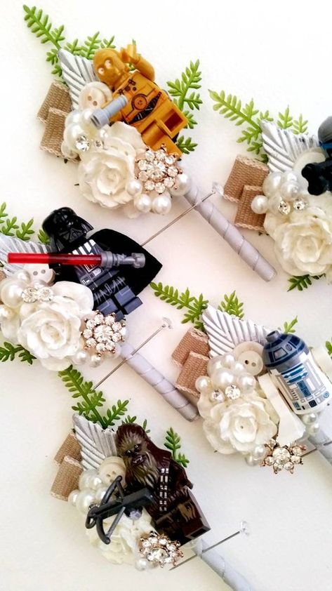 Super Hero Boutonniere, Alternative Wedding Theme Ideas, Starwars Boutonniere, Harry Potter Wedding Nails For Bride, Star Wars Boutonniere, Tasteful Star Wars Wedding, Star Wars Bouquet, Starwars Wedding Ideas, Geek Wedding Ideas