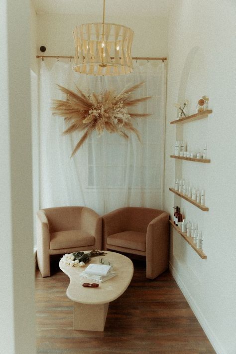 Accent Wall Esthetician Room, Esthetic Salon Design, Boho Nail Studio Decor, Modern Boho Esthetician Room, Esthetics Waiting Room, Spa Minimalist Design, Boho Salon Reception Area, Med Spa Waiting Room Ideas, Holistic Salon Decor