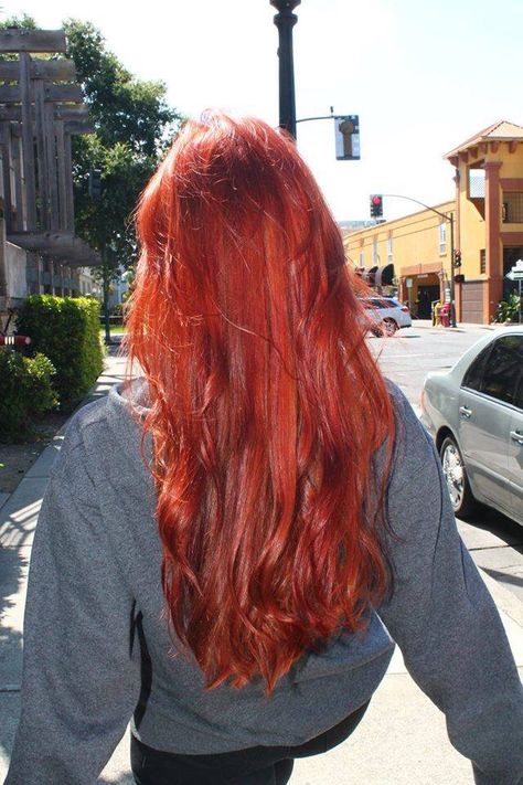 Burnt Orange Red Hair, Red Hair 90s, Orangey Red Hair, Natural Red Hair Aesthetic, Orangy Red Hair, Reddish Orange Hair, Layered Red Hair, Cute Red Hair, Expensive Red Hair