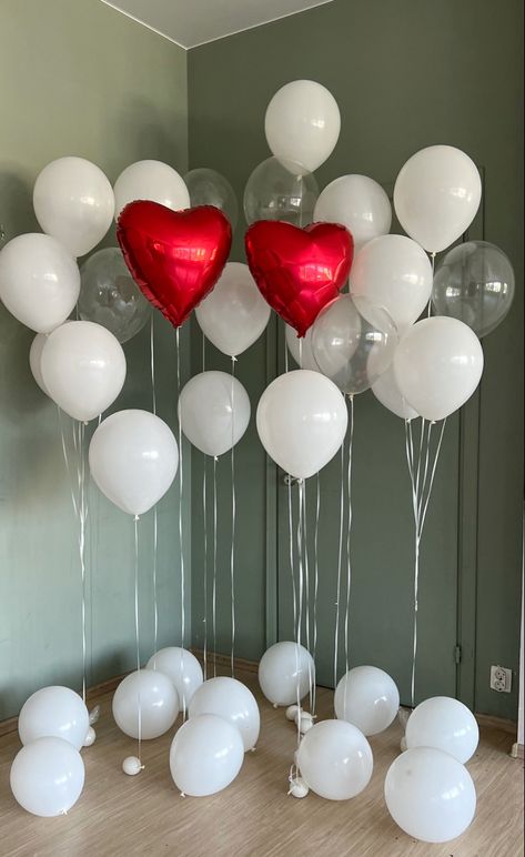 Red Balloon Decorations Birthday, Red And White Balloons, Bear Baby Shower Cake, Red Ceiling, Surprise Birthday Decorations, 20th Birthday Party, Balloon Display, Silver Balloon, Red Balloon