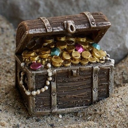 Detective Cake, Pirate Party Decor, Miniature Mermaid, Pirate Props, Barbie Camper, Winter Greenhouse, Lost Treasure, Treasure Chests, Pirate Treasure Chest