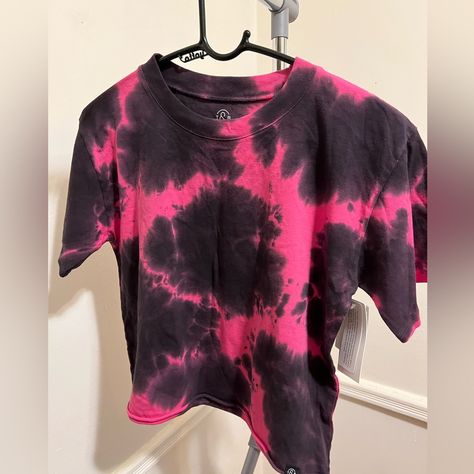 T&B Nwt Pink Black Tie Dye Crop Short Sleeve Shirt Size Xl Casual Hand Dyed Pink Tops, Casual Pink Hand Dyed Tops, Hand-dyed Black Tops For Summer, Black Tie Dye Shirt, Tie Dye Shirts, Girly Accessories, Black Tie Dye, T B, Pink Tie Dye