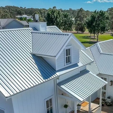 COLORBOND® steel on Instagram: "#Repost @alliance_metal_roofing Barn style build: The Roof uses a .48 BMT #Trimdek roof sheeting with 150mm Half Round gutters all made from #COLORBONDsteel in the colour #ShaleGrey. @mrcaaust @no1roofing #alliancemetalroofing #barnhome #barn #countryhome #metalroofing" Trimdek Roof, Gray Metal Roof Houses, Metal Roof Houses, Shale Grey, Roof Siding, Siding Colors, Rural House, House Aesthetic, Metal Roofing