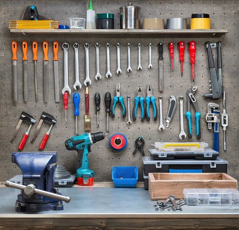 Cheap Closet, Woodworking Software, Garage Workshop Organization, Garage Organization Diy, Garage Makeover, Workshop Organization, Garage Tools, Woodworking Workshop, Garage Gym