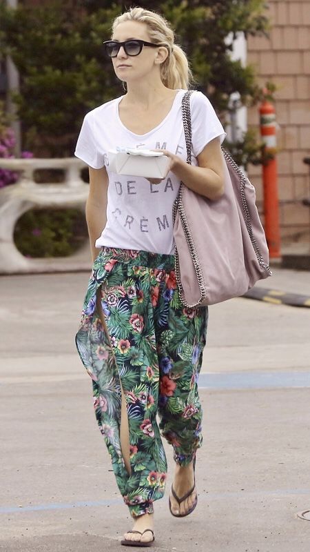 Kate Hudson Street Style, Indowestern Outfits, Kate Hudson Style, Pretty Frocks, Stripe Pants Outfit, Small Mouth, Flamboyant Natural, Jamie Chung, Boho Outfit