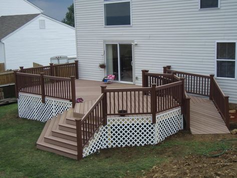 Deck with ramp Deck With Ramp, Porch With Ramp, Wheelchair Ramp Design, Outdoor Ramp, Accessible House, Ramp Design, Building A Porch, Wheelchair Ramp, Mobile Home Porch