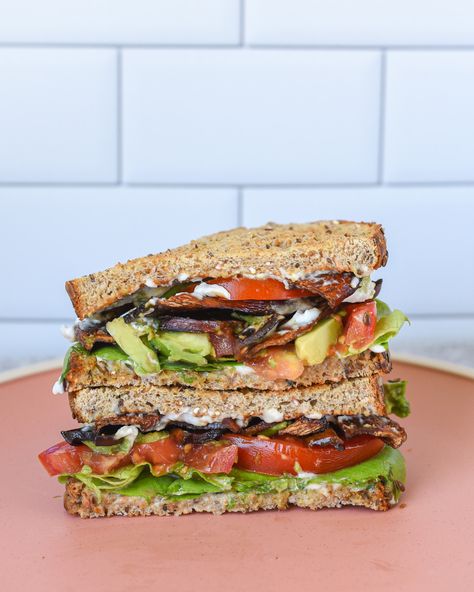 Vegan Bacon Recipe, Vegan Blt, Vegan Blt Sandwich, King Oyster Mushroom, Vegan Crab Cakes, Bacon Blt, Mushroom Bacon, Mushroom Sandwich, Vegan Crab