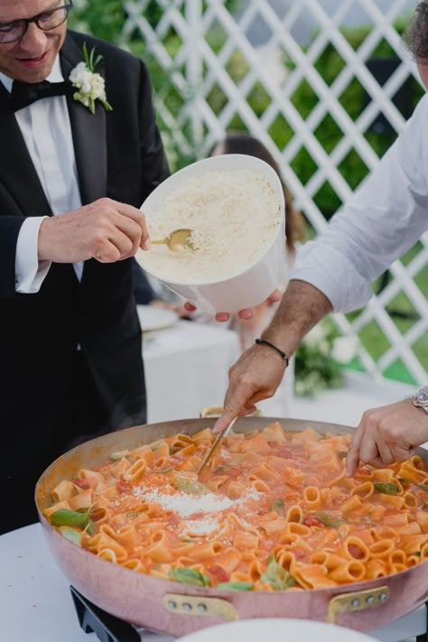 Pasta Bar Ideas Buffet Wedding, Italian Wedding Foods, Italian Catering, Italian Wedding Reception, Wanderlust Wedding, Catering Decor, Engagement Party Themes, Gourmet Catering, Pasta Bar