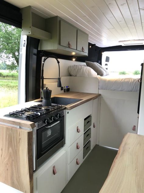 Camper Van Cabinet Ideas, Dodge Sprinter Van Conversion, Rv Desk, Skoolie Ideas, Bil Camping, Camper Interior Design, Tiny House Camper, Kitchen Design Black, Life Essentials