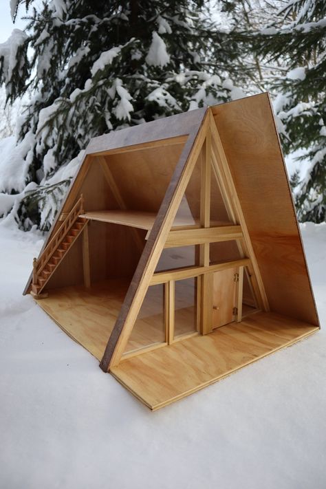 A-Frame Dollhouse DIY Inspiration - the Making Life A Frame Dollhouse Diy, Wood Barbie House, Cabin Dollhouse Diy, Building Miniature Houses, A Frame Dollhouse, Wood Doll House Diy, Diy Dollhouse Ideas, Doll House Diy Ideas, Dollhouse Diy Build