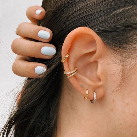 Minimalist Ear Piercings, Ear Peircings, Tiny Gold Earrings, Gold Huggies, Cool Ear Piercings, Pretty Ear Piercings, Cute Ear Piercings, Diamond Huggies, Stacked Earrings