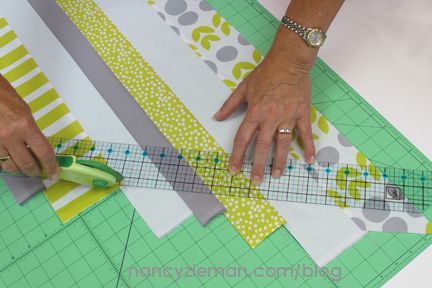 Scrappy Quilt Binding Tutorial, Pieced Quilt Binding, Scrappy Binding On Quilts, Scrappy Quilt Binding, Scrappy Borders On Quilts, Scrappy Quilt Backs, Scrappy Quilt Borders, Quilt Binding Ideas, Scrap Binding