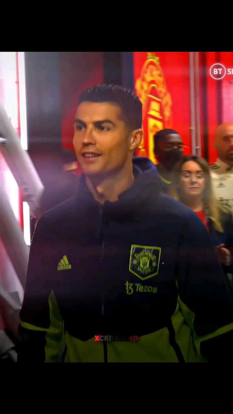 Ronaldo Status, Football Party Food, Football Quotes, Football Uniforms, Football Memes, Status Video, Football Mom, Football Season, College Football