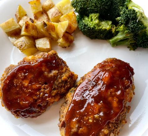 3 Viral Recipes with Over 10M Views! - Meals With Maria Superior Meatloaf, Pastry Custard, Meatloaf With Bbq Sauce, Rotisserie Chicken Enchiladas, Potatoes And Broccoli, Keto Meat, Beef Entrees, Christmas Cookie Recipes Holiday, Mini Meatloafs