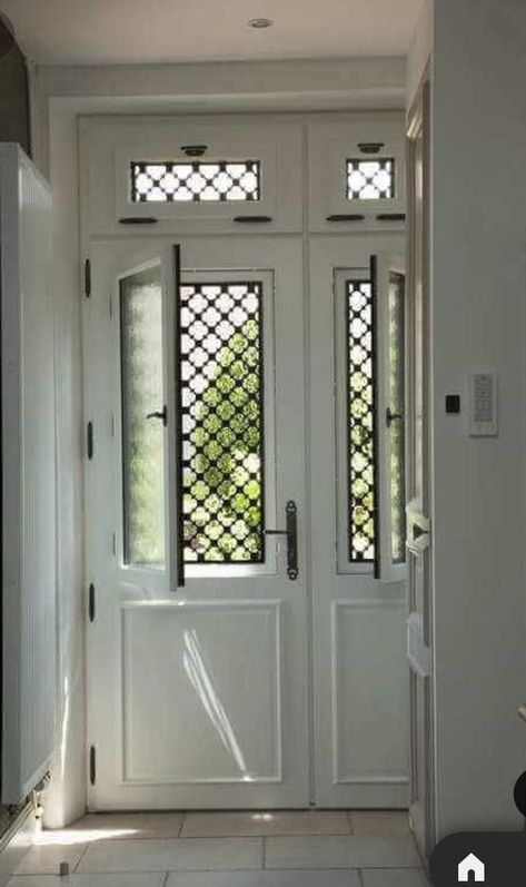 House Doors Front Entrance, Aesthetic Interior Design, Entrance Door Design, Studio Interior Design, Door Design Modern, Door Designs, Front Door Design, House Doors, غرفة ملابس