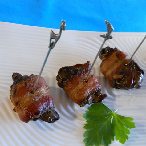 Bacon Chicken Livers Bacon Wrapped Chicken Livers, Chicken Livers Recipe, Livers Recipe, Liver And Bacon, Fried Chicken Livers, Chicken Liver Recipes, Chopped Liver, Liver And Onions, Liver Recipes