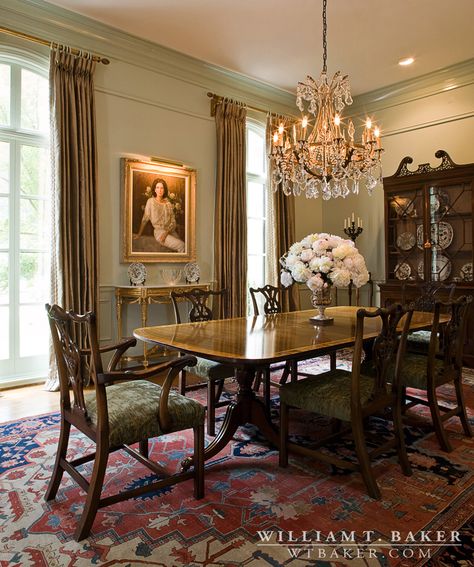 Stately Home Dining Room, Colonial Formal Dining Room, German Dining Room, Victorian Homes Interior Dining Rooms, European Dining Room Design, Classic English Dining Room, Posh Dining Room, Farmhouse Interior Dining Room, Old Style Dining Room