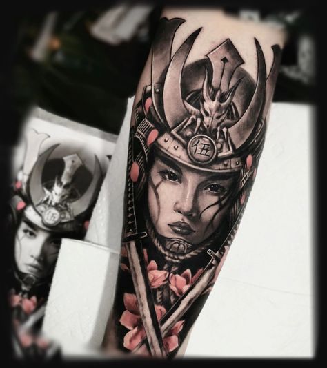 Tattoo girl Japanese warrior black and grey Female Japanese Warrior Tattoo, Female Samurai Tattoo, Ninja Tattoo, Lady Warrior, Japanese Warrior Tattoo, Tatto Sleeve, Geisha Tattoo Design, Backpiece Tattoo, Tattoo 2023