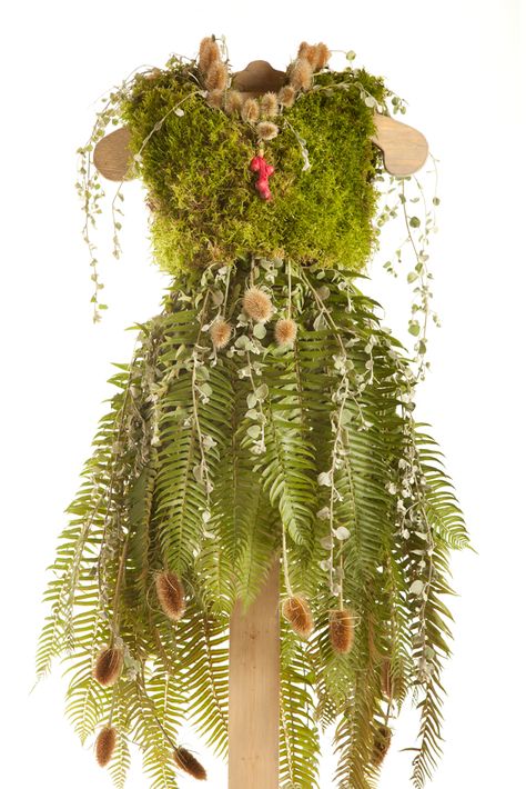 Leana-that's all I know. Wish the artists name was mention, as they certainly deserve the credit for this Mother Nature Costume Diy, Nature Costume, Woodland Fairy Costume, Garden Fairy Costume, Mother Nature Costume, Faerie Costume, Forest Dress, Diy Dresses, Diy Nature