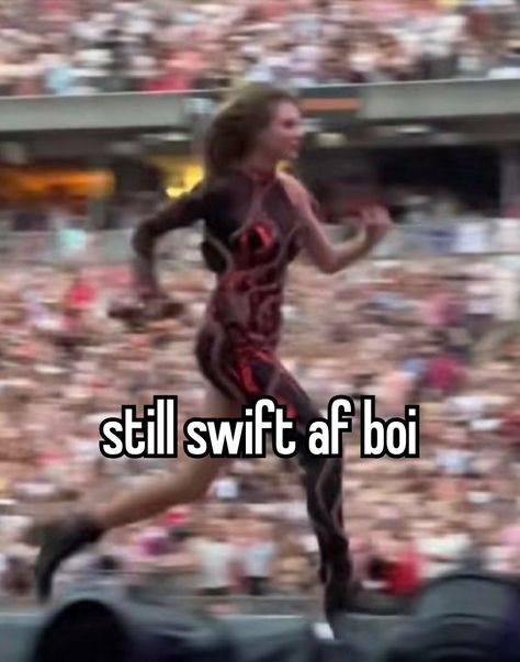 Taylor Memes, Taylor Swift Jokes, Taylor Swift Fan Club, Swift Facts, Estilo Taylor Swift, Taylor Swift Facts, Taylor Swift Funny, Flight Attendants, Taylor Swift Videos