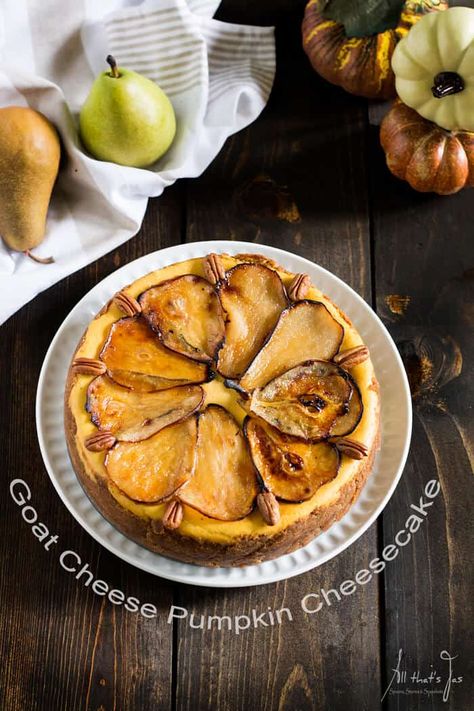 Pumpkin Goat Cheese, Goat Cheese Cheesecake, Roasted Pears, World Food Recipes, Roasted Pear, Pumpkin Cheesecake Recipes, Sliced Pears, Around The World Food, Cheese Pumpkin