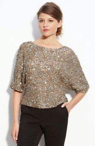 Golden # glitters # top Sparkle Top Outfit, Glitter Tops Outfit, Sequins Top Outfit, Silvester Outfit, Gold Sequin Top, Stylish Tops For Women, Stylish Short Dresses, Metal Clothing, Scarf Women Fashion