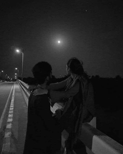 Couples Eyes Contact, Eye Killer, Talking To The Moon, Album Cover Wallpaper Collage, Desi Love, Emoji For Instagram, Couple Poses Reference, Alone Photography, Emotional Photography