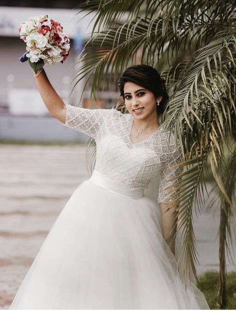 Christian Gowns Wedding Dresses, Christian Wedding Gown, Christian Wedding Dress, Christian Wedding Gowns, Christian Bridal Saree, Simple Kurta, Christian Bride, White Bridal Gown, Dresses Diy