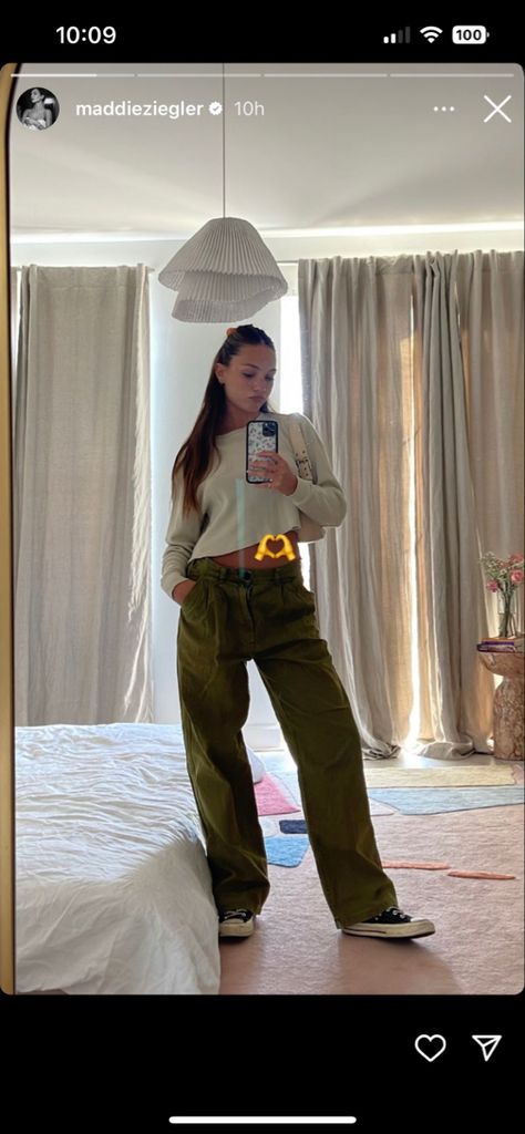 Maddie Ziegler Style, Simple Casual Outfits, Easy Hairdos, Class Outfit, Winter Fit, Maddie Ziegler, Casual Street Style, Fashion Killa, Ootd Fashion