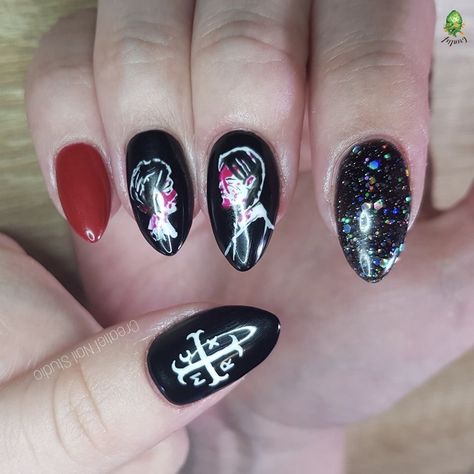 Pierce The Veil Acrylic Nails, Mcr Nails Ideas, My Chemical Romance Nail Art, Mcr Nails Acrylic, Band Nails Rock, Band Inspired Nails, Nail Designs Emo, My Chemical Romance Nails, Nail Art Emo