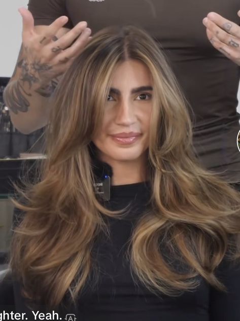 Brown Hair To Golden Blonde, Peanut Butter Balayage, Golden Babylights Brunette, Cold Caramel Hair Color, Kim Kardashian Caramel Hair, Caramel Balayage Light Brown Hair, Honey Blonde Olive Skin, Honey Gold Highlights On Brown Hair, Kim K Caramel Hair