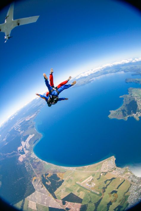 Skydive Taupo: True Adventure in New Zealand! | The Travel Tester Skydive Australia, Taupo New Zealand, Adventure Playground, New Zealand Adventure, Australia Backpacking, Adventure Tourism, New Zealand South Island, Oceania Travel, Visit Australia