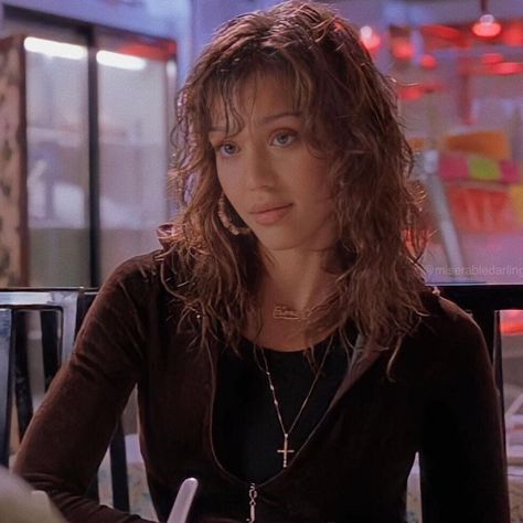 Honey 2003, Honey Daniels, Jessica Alba 2000s, Jessica Alba Outfit, Chick Flicks, Honey Hair, Movies Outfit, 90s Outfit, Girl Celebrities