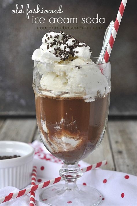 ice cream soda--- 2 large scoops vanilla  ice cream. 2 T. chocolate syrup, 1/2 cup seltzer or soda water, whip cream and sprinkles. Ice Cream Soda, Old Fashioned Ice Cream, Soda Shop, Ice Cream Floats, Soda Recipe, Milkshake Recipes, Ice Cream Treats, Food Favorites, Ice Cream Toppings