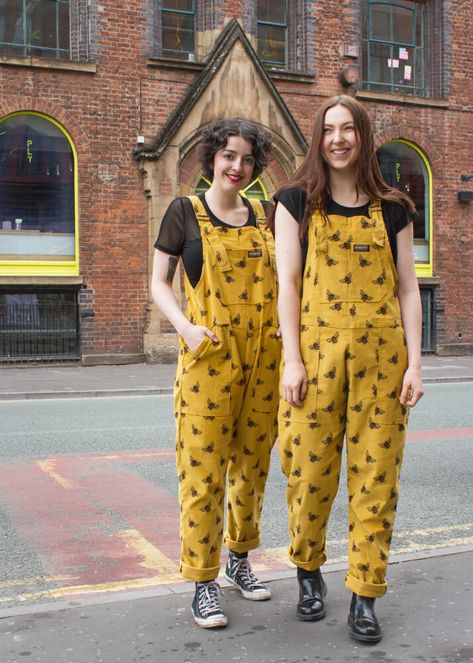 Dungaree Outfits, Bee Clothes, Yellow Tulle Skirt, Dungarees Outfits, Mustard Yellow Background, Celebrity Dresses Red Carpet, Jeans Pattern, Bee Dress, Formal Dresses For Teens