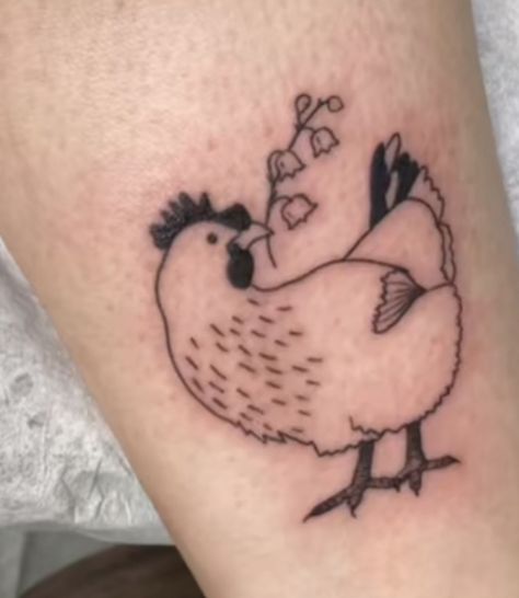 Chicken With Flowers Tattoo, Cow And Chicken Tattoo, Rooster Tattoo Small, Chicken Line Tattoo, Chicken Flower Tattoo, Mother Hen Tattoo, Matching Chicken Tattoos, Simple Chicken Tattoo, Cute Chicken Tattoo