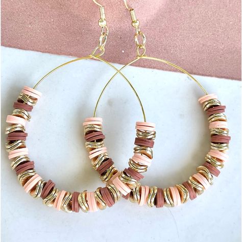 Nwt Handmade Birch House Jewelry Made By Naomi Pumpkin Spice Creamy Peach And Burnt Rose Heishi Bead And Gold Hoop Earrings. Handmade Materials: Brushed Gold Wavy Disc Spacer Beads, Gold Plated Wire, Gold Plated Stainless Steel Nickel Free War Wire Hooks, Polymer Clay Heishi Beads, Rubber Stoppers Approx 2.25” Long All Earrings Are Packaged On A White Earring Card With The Birch House Jewelry Logo Comes With A Cute Burlap Jewelry Bag Perfect For A Gift. Heishi Jewelry Making Tools, Polymer Clay Beaded Hoop Earrings, Home Made Earrings Clay Beads How, Heishi Beads Jewelry, Heishi Bead Jewelry Ideas, Flat Bead Earring Ideas, Polymer Bead Bracelets Ideas, Heishi Bead Jewelry, Fall Inspired Jewelry