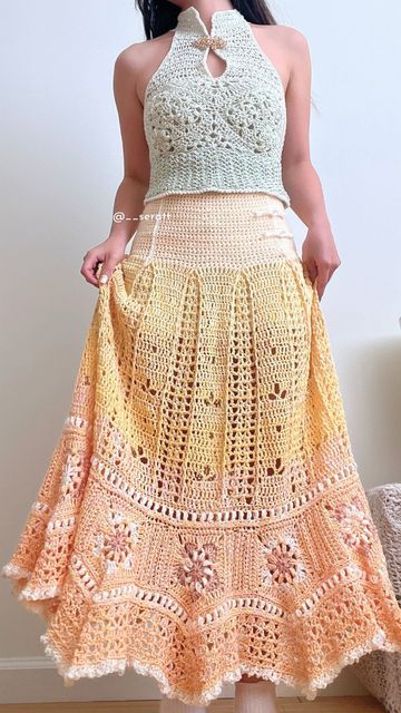 Crochet Maxi Skirt, Crochet Skirts, Crochet Skirt, Crochet Fashion, Worth It, Crochet Clothes, Long Skirt, Crochet Projects, Dress Skirt