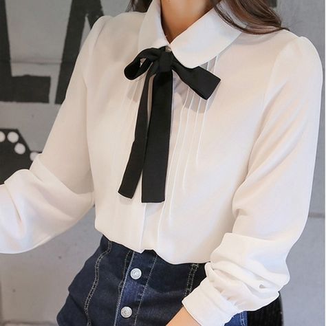 British Preppy, School Blouse, Collar Outfits, Chiffon Shirts, Preppy Shirt, White Blouses, Tokyo Street Fashion, Knotted Blouse, Peter Pan Collar Blouse