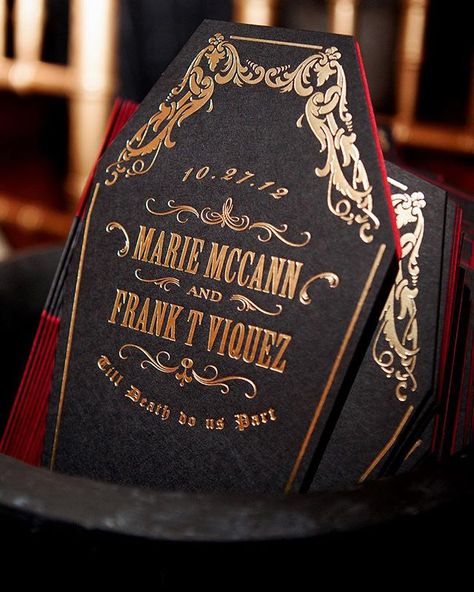 Getting in the Halloween spirit with these creepy coffin shaped wedding programs. The interior was even lined in wine red paper for a particularly macabre effect 💀 Addams Family Wedding Invitations, Coffin Card Box Wedding, Coffin Save The Date, Coffin Wedding Decor, Coffin Wedding Invitations, October Save The Date Ideas, Coffin Invitations, Vampire Wedding Theme, Goth Wedding Invitations