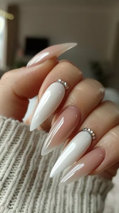 Are you in search of some attractive white nail designs to experiment with during this season? If yes, then you have landed on the right article! As summer is approaching, I have curated a list of my preferred styles to offer you some ideas. I have included various designs ranging from abstract to indie to cater to different preferences.Many of these styles can be easily replicated in the comfort of your own home! If you’re interested in trying a matte style, Pointy Nails, Nails Fashion, Glamorous Nails, White Nail Designs, Hot Nails, Elegant Nails, Fabulous Nails, Coffin Nails Designs, Classy Nails