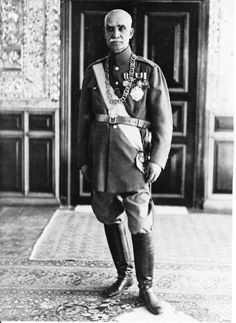 Reza Shah Pahlavi, Reza Shah, King Of Persia, Pahlavi Dynasty, Persian Warrior, Iran Culture, The Shah Of Iran, Fc Barcelona Wallpapers, Persian Fashion