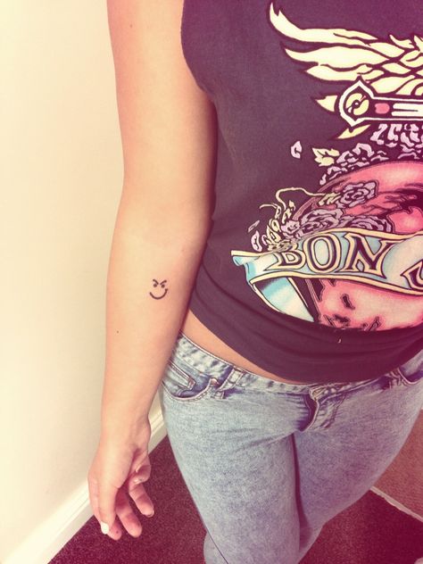 'Have a Nice Day' - Bon Jovi tattoo!! So perfect! I can't wait until November 6th!! Bon Jovi Tattoo Lyrics, Bon Jovi Tattoo Ideas, Have A Nice Day Tattoo, Bon Jovi Tattoo, Music Sleeve, Prayer Tattoo, Superman Tattoos, Bon Jovi Always, Best Tattoo Ever