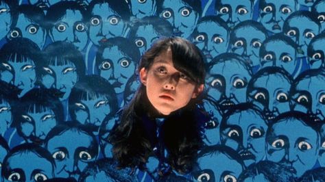 girl head floating among blue faces in hausu movie Nobuhiko Obayashi, House Movie, Japanese Horror, Frank Herbert, Septième Art, Japanese Film, Film Inspiration, Chroma Key, Arte Inspo