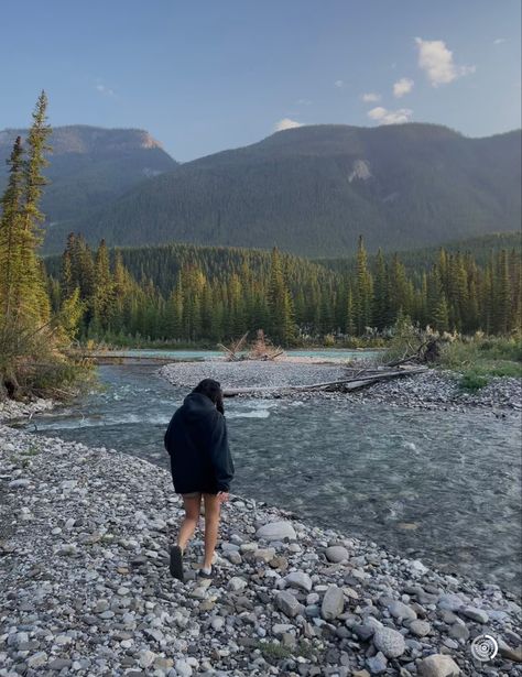 Alberta Canada Aesthetic, Alberta Aesthetic, British Columbia Aesthetic, Banff Aesthetic, Alberta Summer, Granola Core, Nature Girl Aesthetic, Girls Trips, Banff Canada