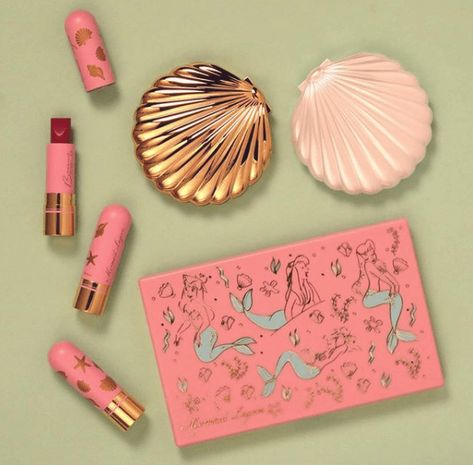 Mermaid Makeup Kit, Cute Makeup Products Packaging, Creative Makeup Packaging, Beautiful Makeup Packaging, Pretty Makeup Packaging, Themed Makeup Products, Cute Makeup Packaging, Mermaid Products, Neverland Aesthetic