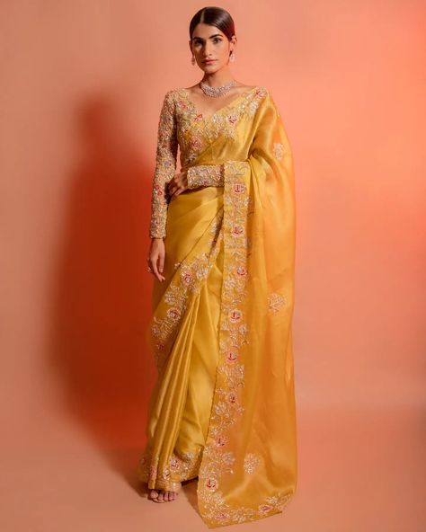 Saree With Belt, Sequin Saree, Purple Saree, Yellow Saree, Glam Outfit, Satin Saree, Wedding Saree Indian, Organza Saree, Saree Dress