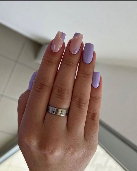 Ongles Gel Violet, Lilac Nails, Purple Acrylic Nails, Simple Gel Nails, Casual Nails, Simple Acrylic Nails, Glow Nails, Cute Gel Nails, Acrylic Nails Coffin Short