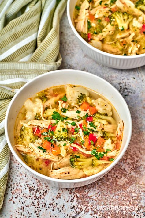 Loaded with tender vegetables, a tender chicken breast, and delicious flavor, this healthy chicken detox soup is the best comforting meal recipe you have tried.rn Chicken Detox Soup, Detox Chicken Soup, Healthy Detox Soup, Chicken Vegetable Soup Recipes, Crockpot Soup, Vegetable Soup With Chicken, Crockpot Soup Recipes, Tender Chicken Breast, Detox Soup