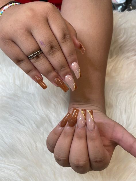 Gold Flake Nails Square, Brown With Gold Flakes Nails, Brown Nails With Gold Flakes, Fall Nails With Gold Flakes, Acrylic Nails With Gold Flakes, Brown Fall Nails Acrylic, Gold Flakes Nails, Brown And Gold Nails, Nails With Gold Flakes